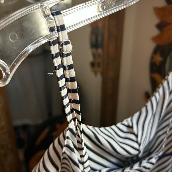 Ann Taylor Black and White Striped Blouse w Blue Accents M - Picture 15 of 16